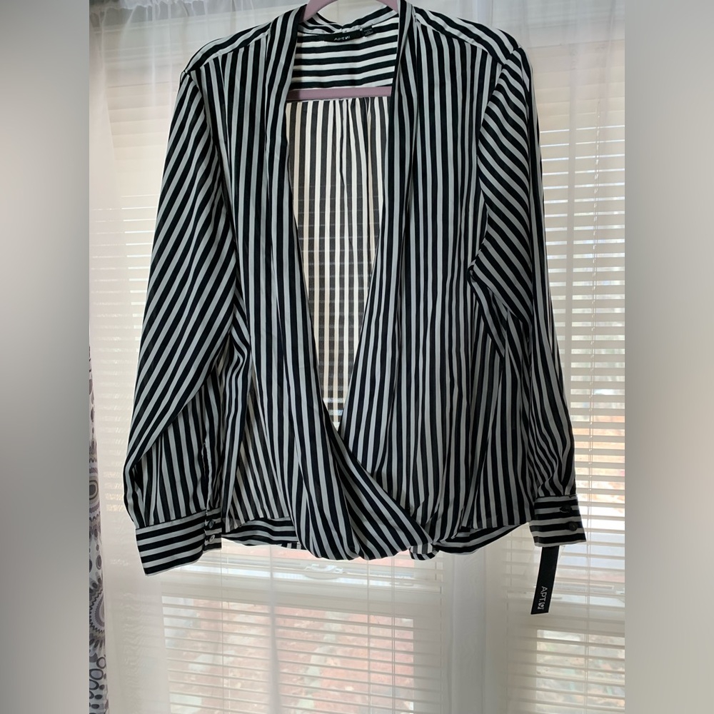 APT9 size 2x high-low wrap front blouse  NWT